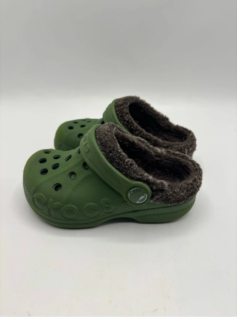 CROCS Kids Baya Fuzzy Lined Clogs Army Olive Green Size C6/C7